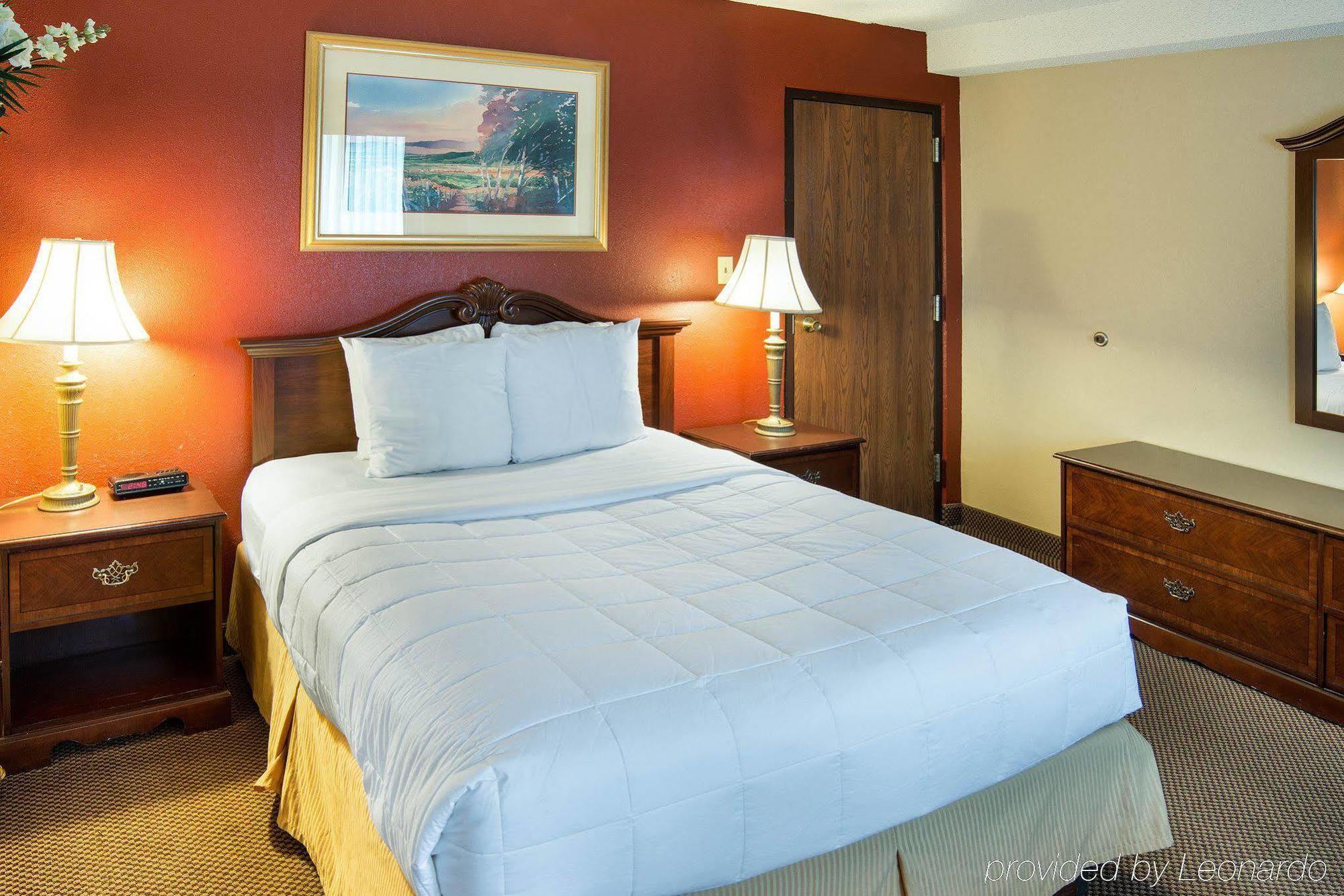 South Saint Paul Envision Hotel Saint Paul South מראה חיצוני תמונה